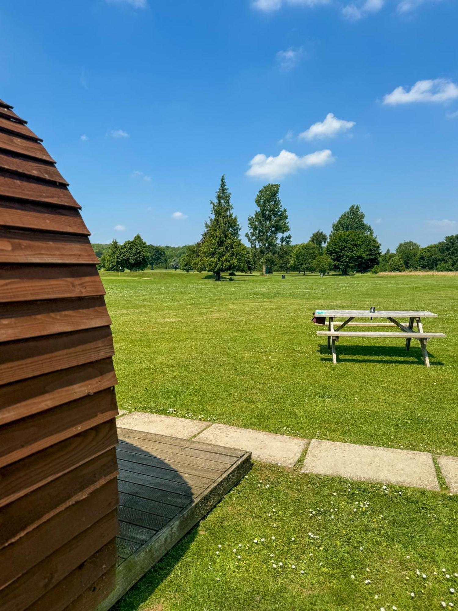 Rodway Hill Golf & Eco Pod Hotel Gloucester Eksteriør billede