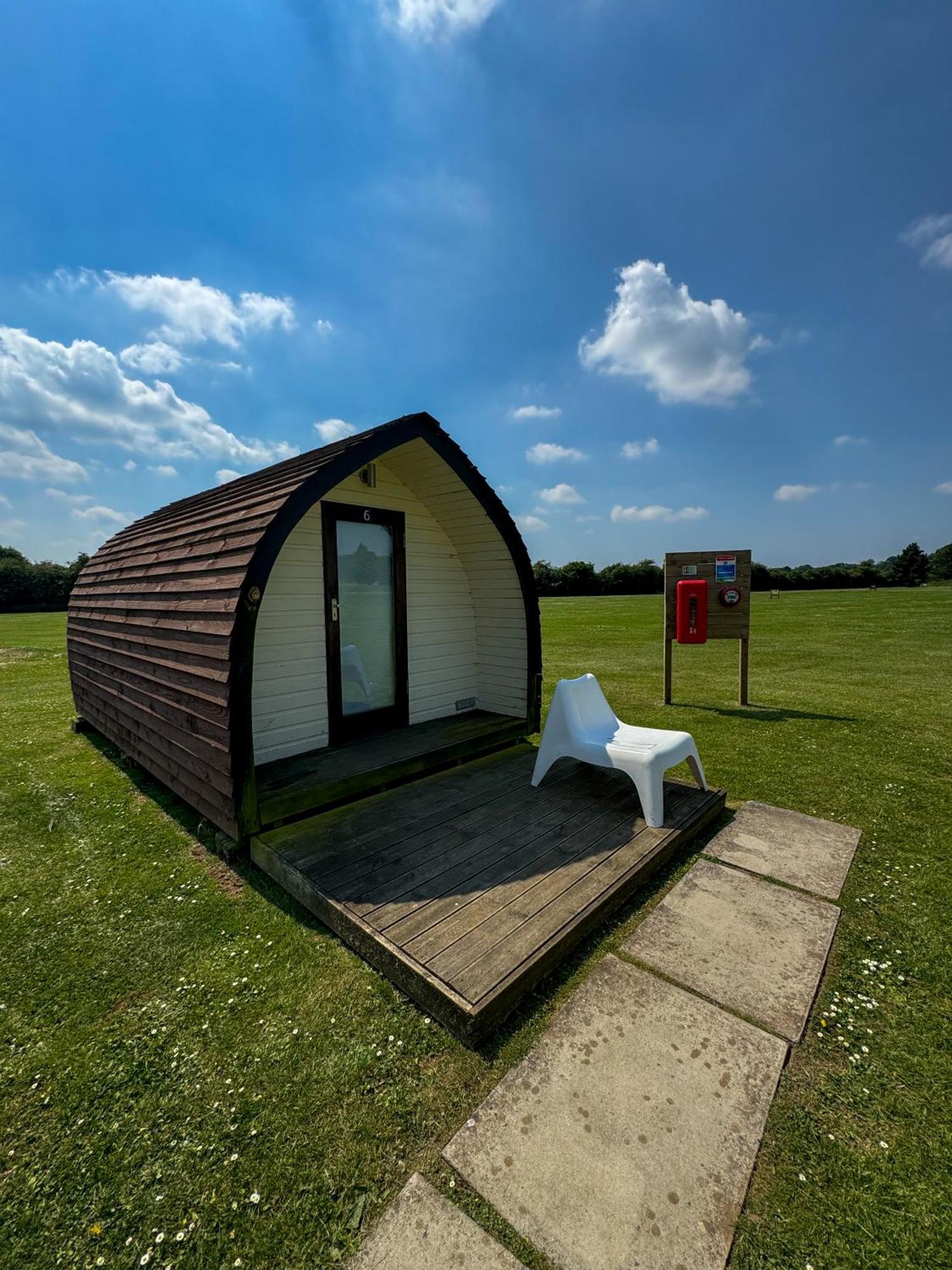 Rodway Hill Golf & Eco Pod Hotel Gloucester Eksteriør billede