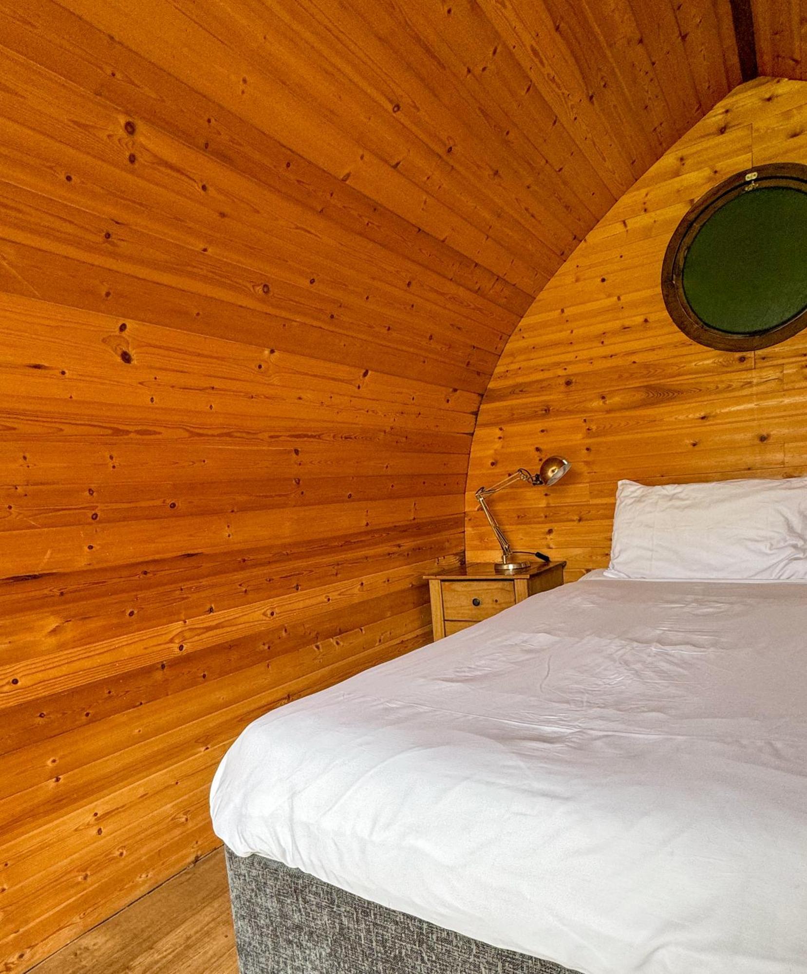 Rodway Hill Golf & Eco Pod Hotel Gloucester Eksteriør billede