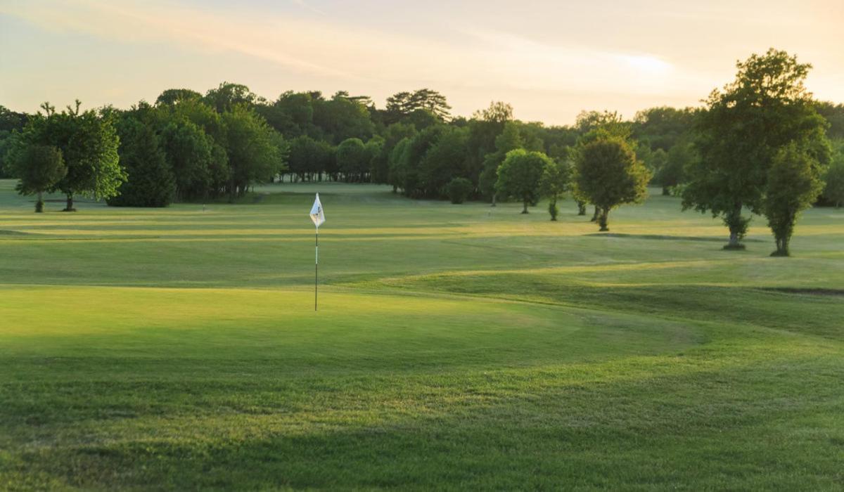 Rodway Hill Golf & Eco Pod Hotel Gloucester Eksteriør billede